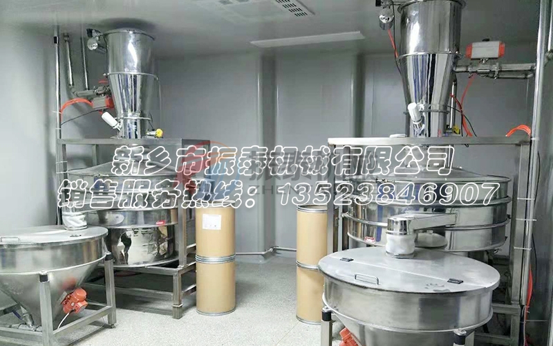 PVA聚乙醇粉料生产中的粉尘污染问题如何破解？真空上料机旋振筛给出答案